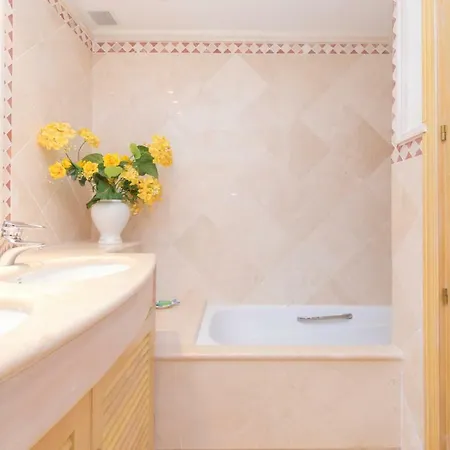 Urb Playa Azul 24 Estepona